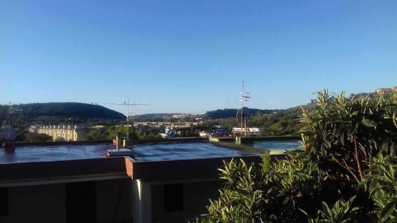 La Casa Di Laura Hotel ปอซซุออลี ภายนอก รูปภาพ